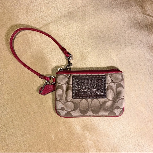 ‼️SOLD‼️Poppy Coach Wristlet - Picture 5 of 6